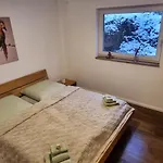 Q1, Ruhe Und Erholung In Der Eifel *